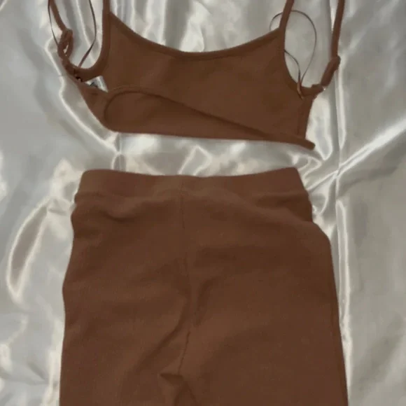 sets - Picture 3 of 4